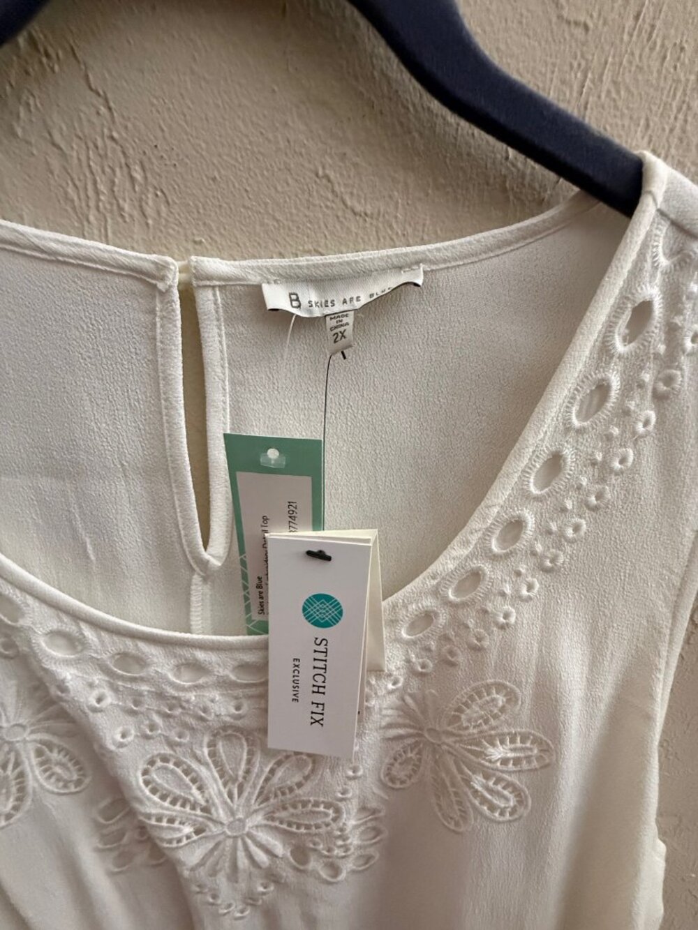 NEW Skies are Blue, Sanderson Embroidery Detail Top Shell, White, 2X - Picture 2 of 10
